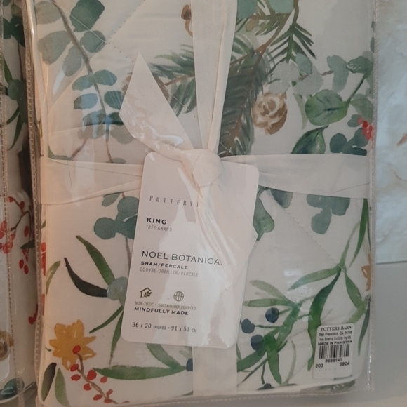 Pottery Barn Noel Botanical Percale King Shams - Picture 7 of 10